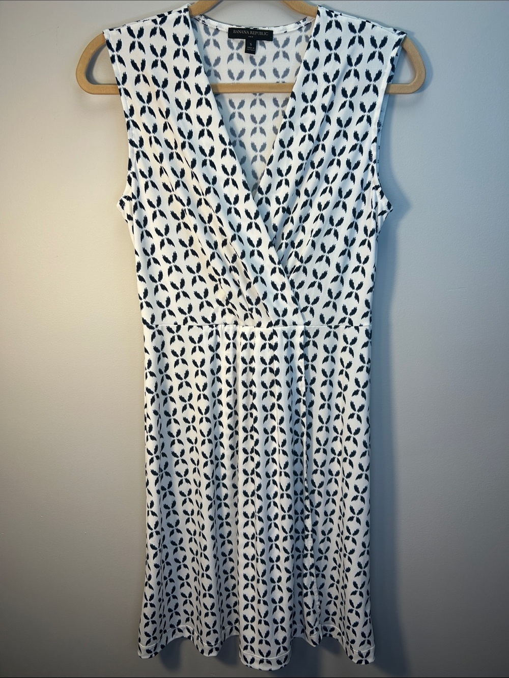 Banana Republic White Dress with Black Geometric Print